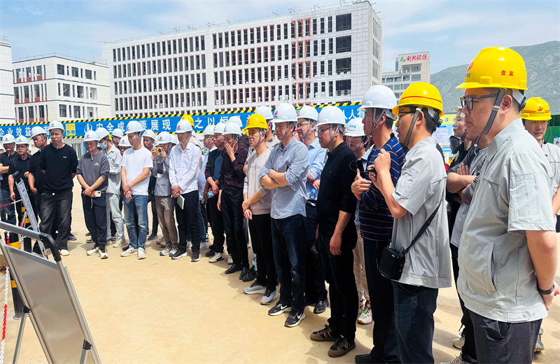 2025年4月17日，由莆田市涵江区住房和城乡建设局主办、beat·365三建承办的钢筋安装工程质量防控现场交流会在联东U谷·涵江海峡智造产业谷一期成功召开。